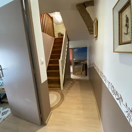 Maison Spacieuse Sur 2 Etages Completement Renovee Holiday home *