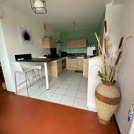 Maison Spacieuse Sur 2 Etages Completement Renovee