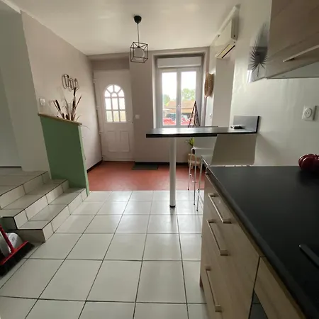 Maison Spacieuse Sur 2 Etages Completement Renovee Holiday home